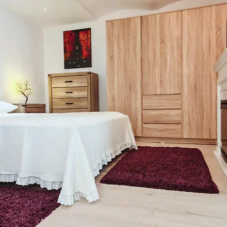 Apartamento Dannia House Braşov